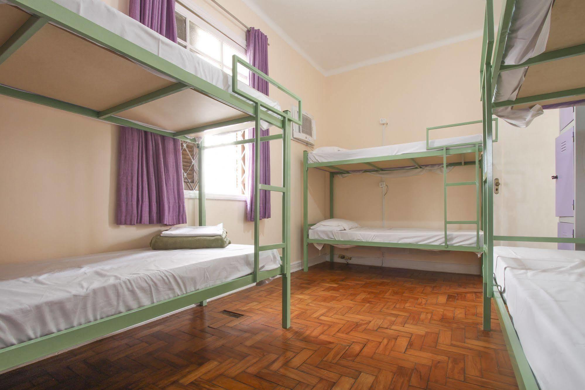 Hostel Santos *